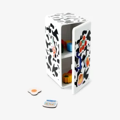 Armadietto frigo retrò con magneti icone food