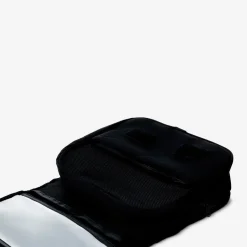 Borsa da toilette. Può essere appesa