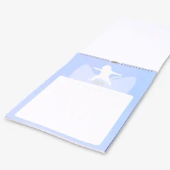 Calendario mensile da parete con gatti che fanno yoga 2027