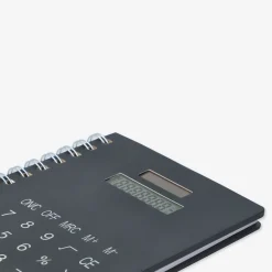 Notebook con calcolatrice. Ad energia solare