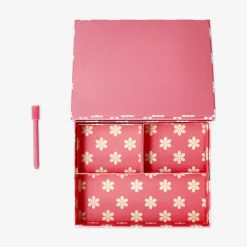 Ordine da scrivania floreale rosa con planner e pennarello