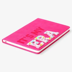 Quaderno A5 rosa con pompon