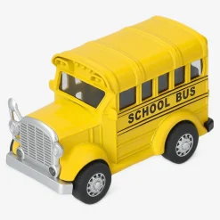 Tira indietro l'auto mentre lo scuolabus giallo