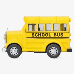 Tira indietro l'auto mentre lo scuolabus giallo